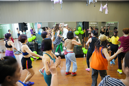 Zumba - Bí quyết giảm cân vui vẻ và hiệu quả.